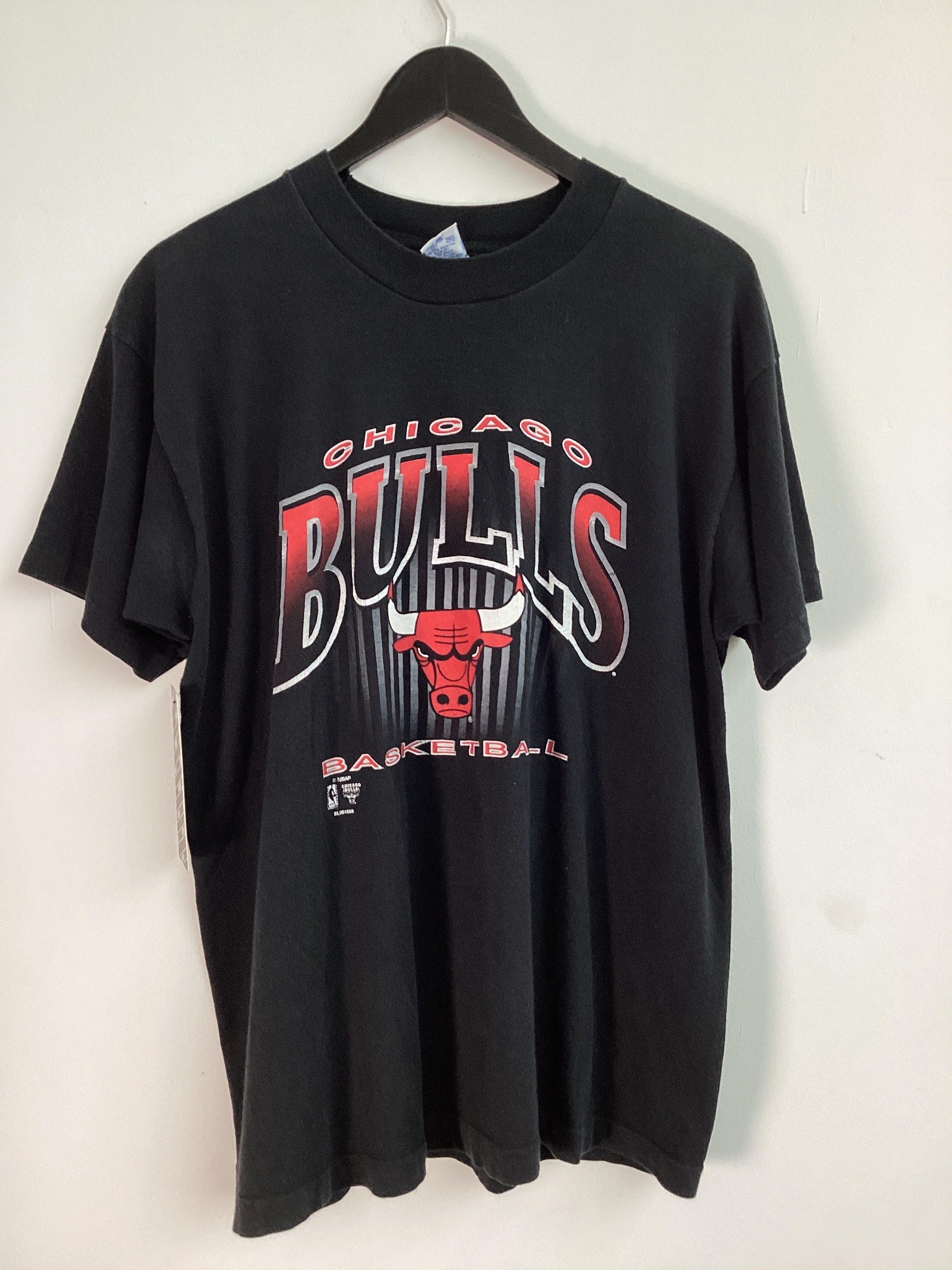 Vintage Chicago Bulls Basketball Tee Black - Joey Sneakers